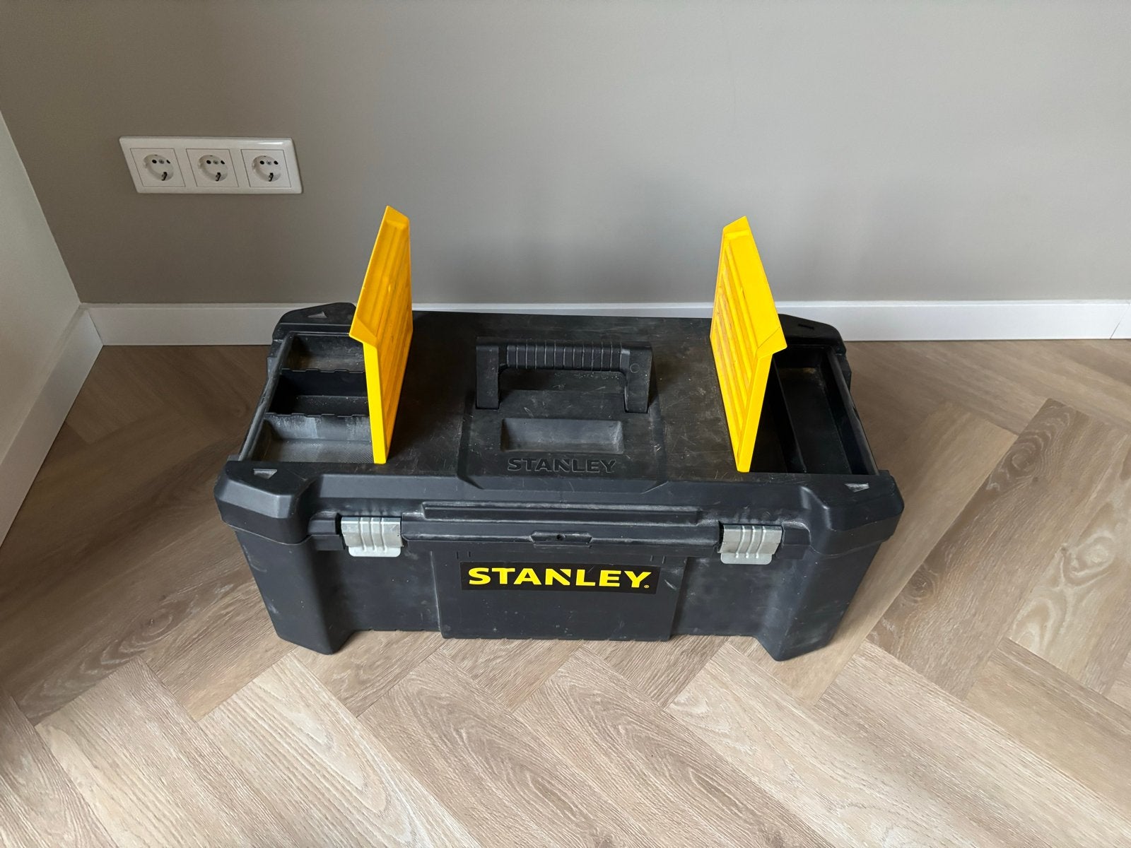Stanley Gereedschapskist Gereedschapskoffer Essential M 26", Ophalen, Gebruikt
