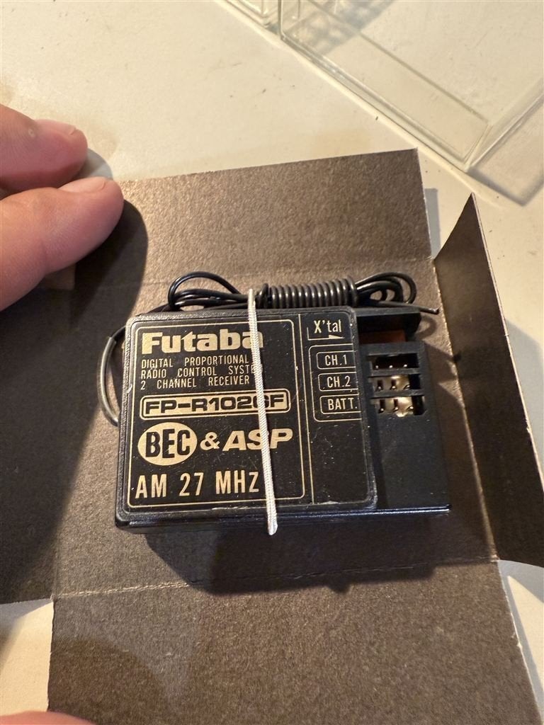 Futaba 75MHz Ontvanger FP-R102GF - 2-kanaals - Voor RC, Ophalen of Verzenden, Zo goed als nieuw