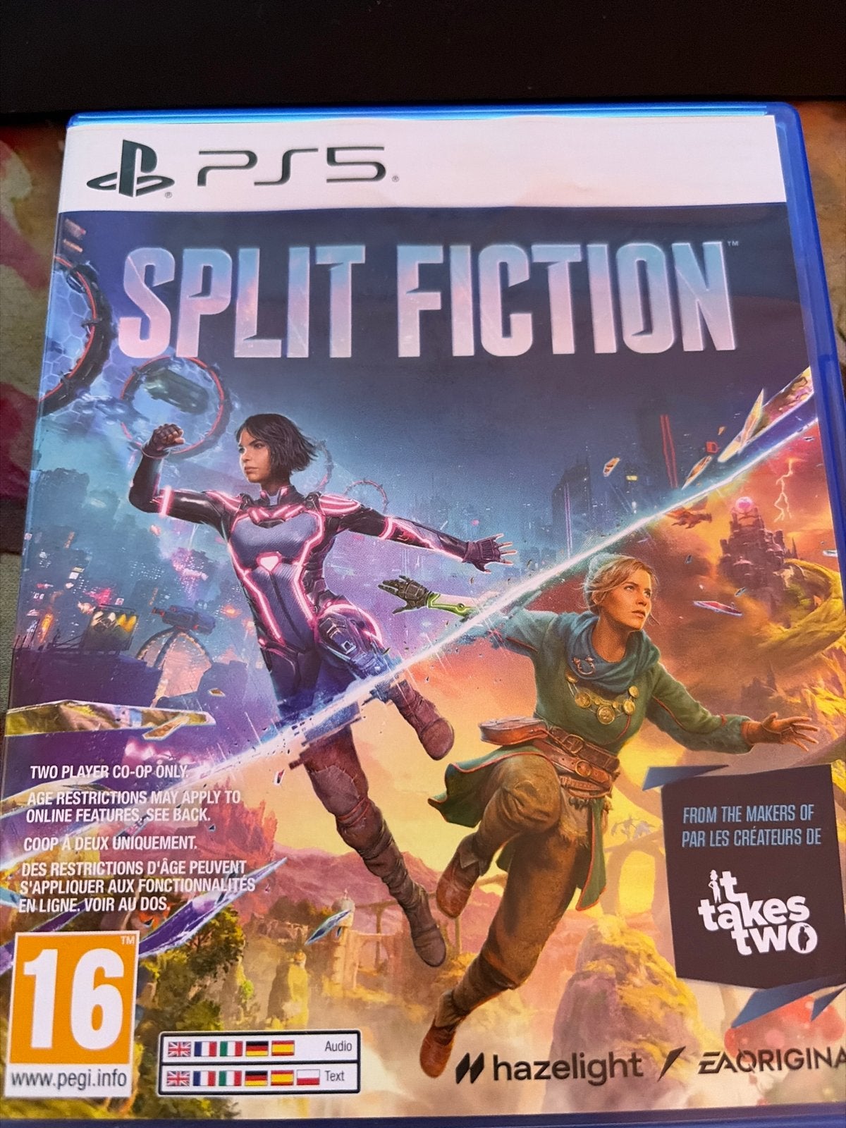 Split Fiction PS5 - Nieuwstaat, Co-op Avontuur, 2 spelers, Eén computer, Zo goed als nieuw, Vanaf 16 jaar