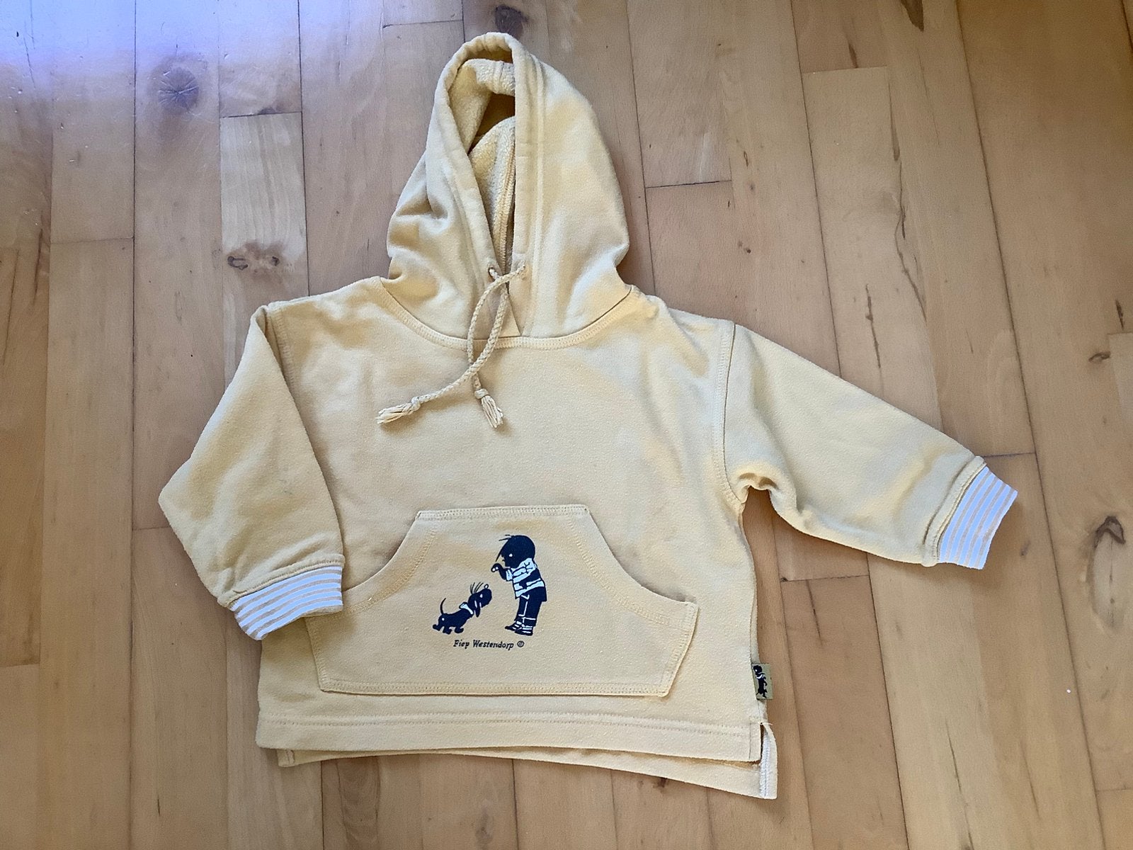 Hoody, Jip en Janneke. Gele trui, hoody. Maat 80. Leuk., Ophalen of Verzenden, Zo goed als nieuw, Jongetje of Meisje, Truitje of Vestje
