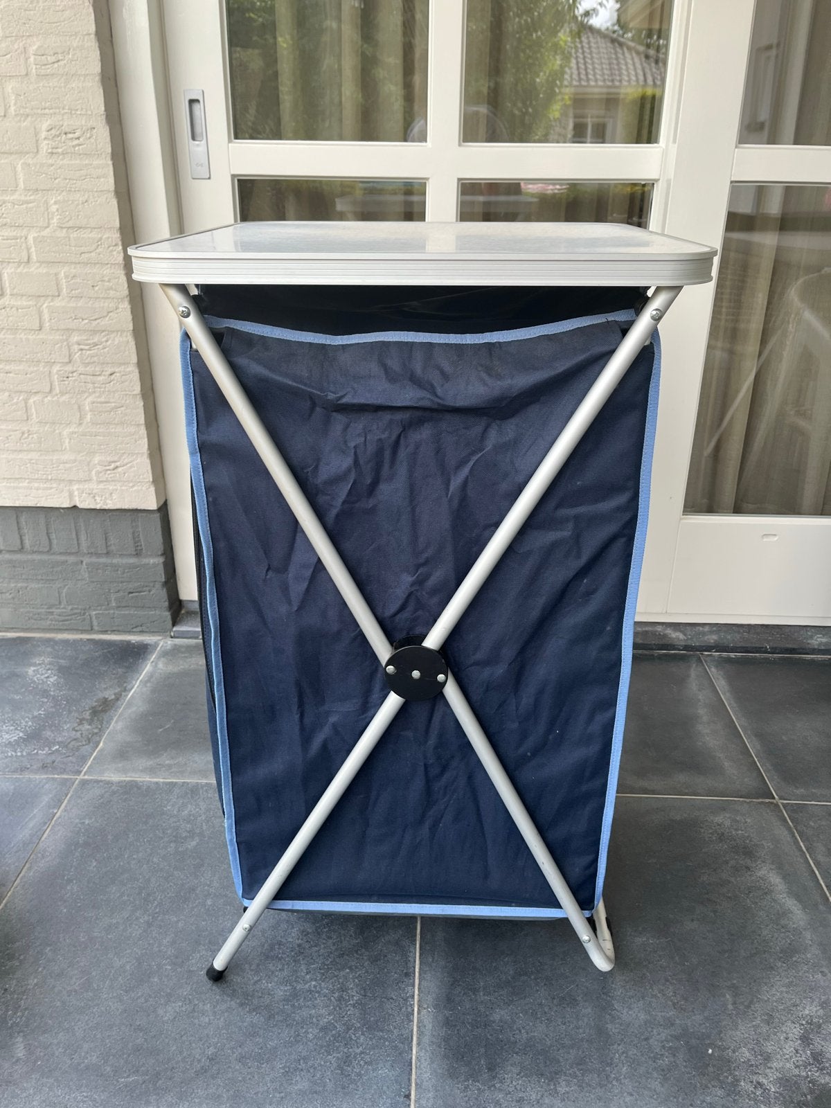 Opvouwbare campingkast met tafelblad., Caravans en Kamperen, Ophalen, Zo goed als nieuw