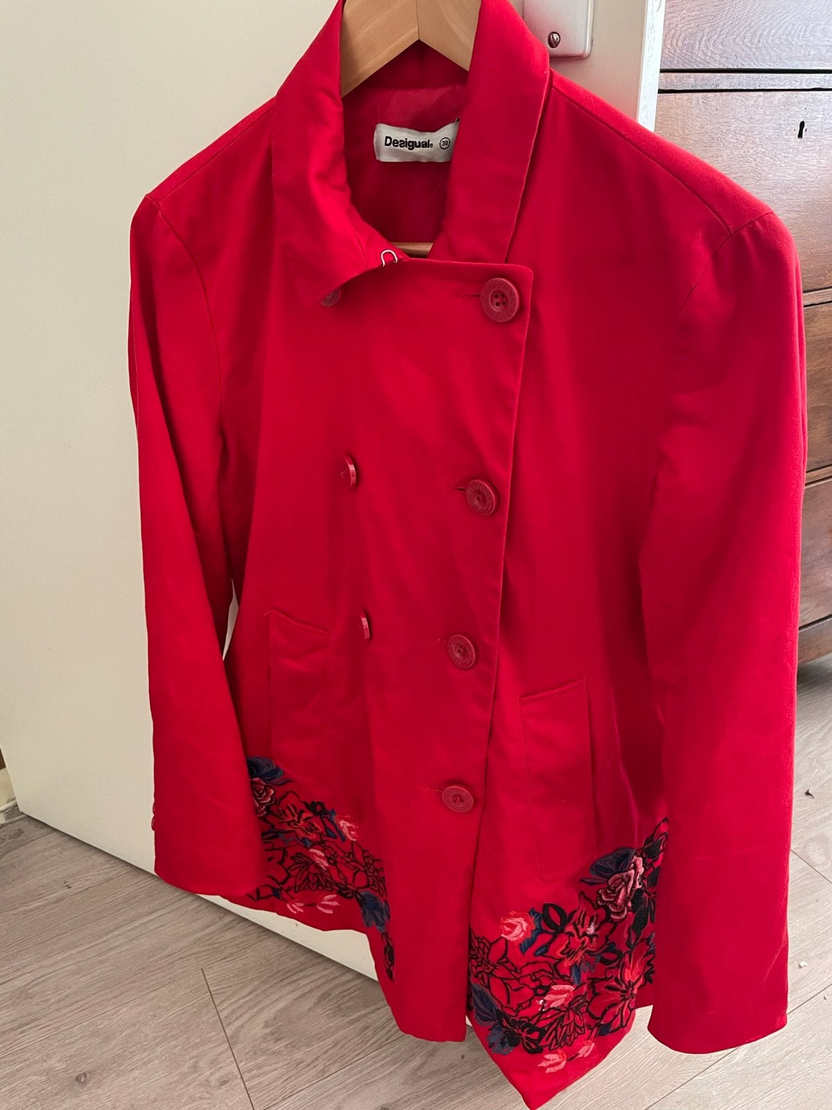 Desigual rode blazer met bloemenborduurwerk, maat 38, Ophalen of Verzenden, Zo goed als nieuw, Maat 38/40 (M), Rood