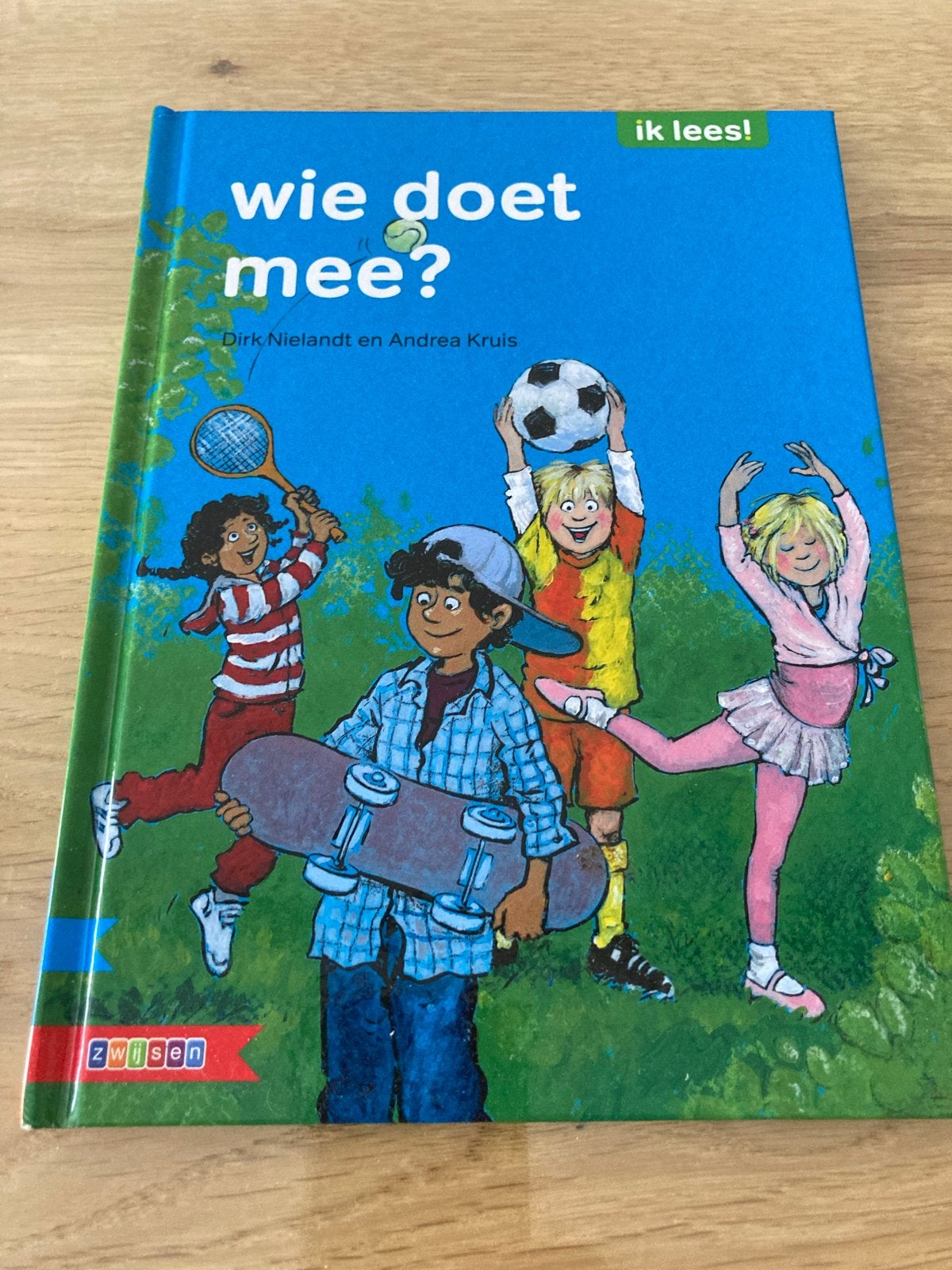 Wie doet mee? - Dirk Nielandt & Andrea Kruis (AVI M3), Ophalen of Verzenden, Zo goed als nieuw, Fictie algemeen