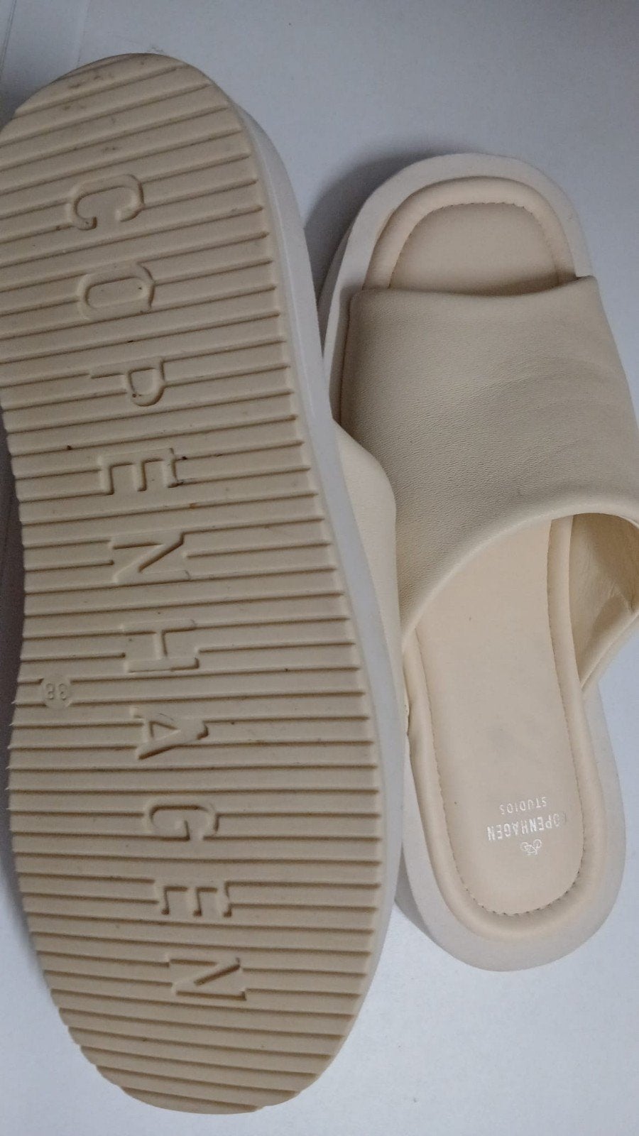 slippers CPH730 nappa butter, Nieuw, Ophalen of Verzenden, Instappers, Beige