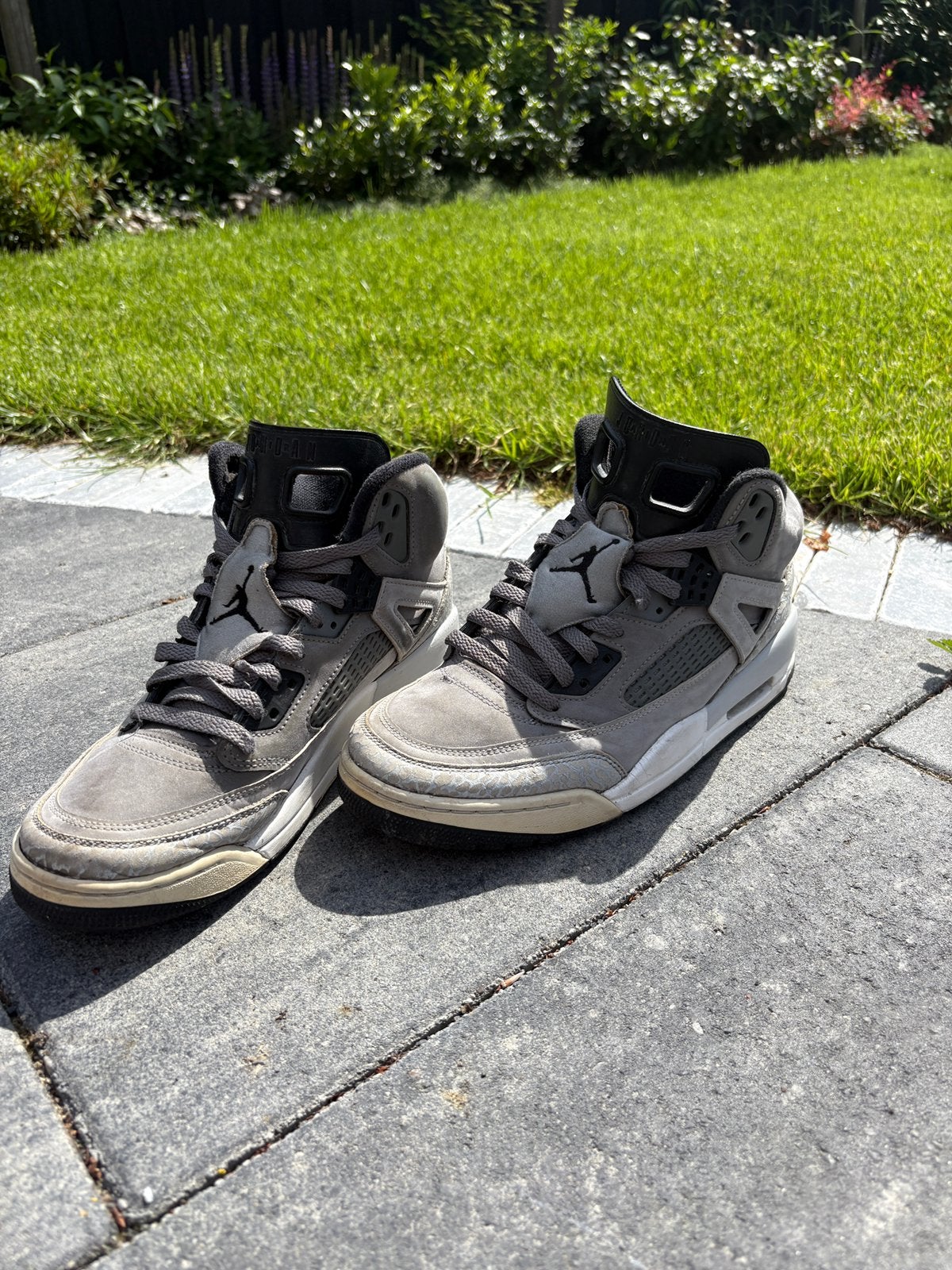 Nike Jordan spizike cool Grey maat 42.5, Ophalen of Verzenden, Gedragen, Overige kleuren, Sneakers of Gympen