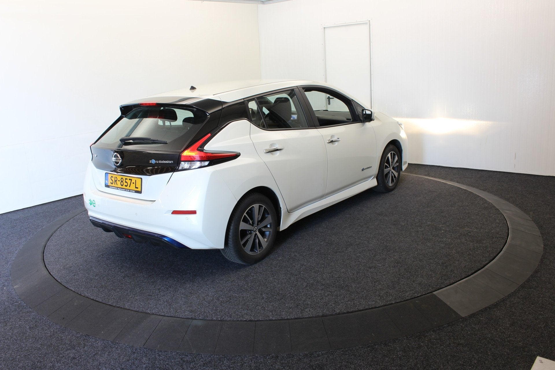 Foto 12 van Nissan Leaf Acenta 40 kWh 360° Camera (bj 2018, automaat)