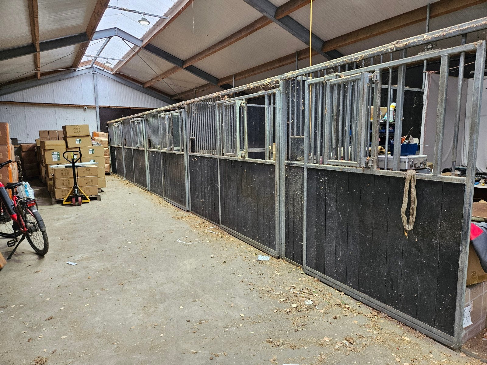 8 paardenboxen