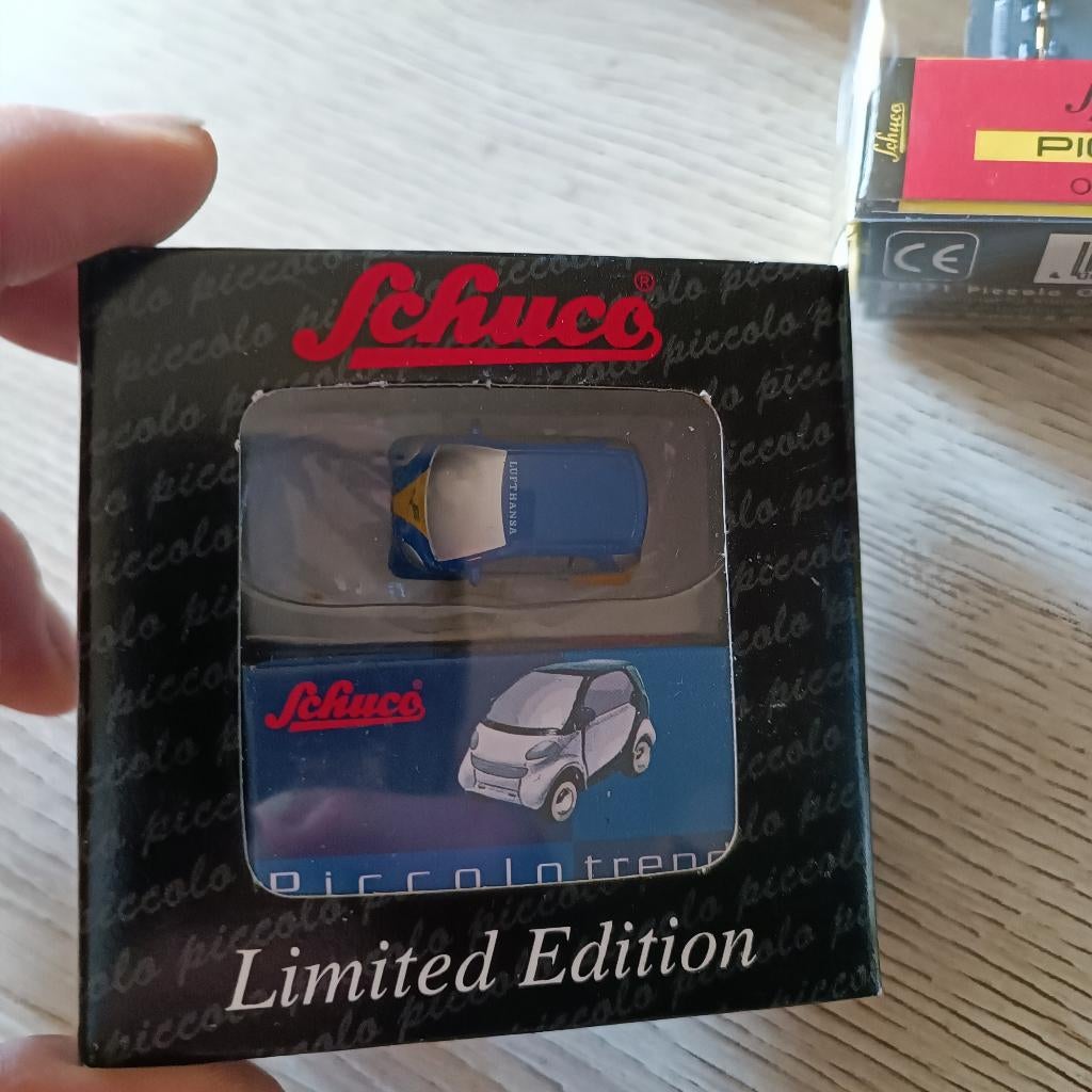 Schuco Piccolo 1:90 07864 VW kever Lufthansa, Ophalen of Verzenden, Nieuw, Auto