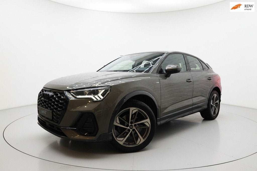 Audi Q3 Sportback 35 TFSI S LINE KEYLESS VIRTUAL ACC CAMERA, Auto's, Audi, Zwart, 4 cilinders, 150 pk, 1505 kg
