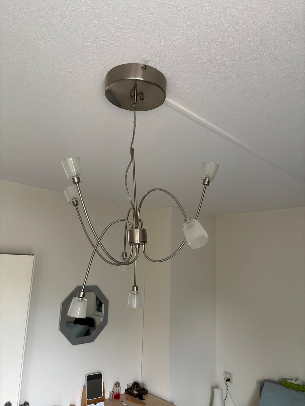 Stijlvolle 5-arms hanglamp met glazen kappen, Ophalen of Verzenden, Gebruikt, Metaal