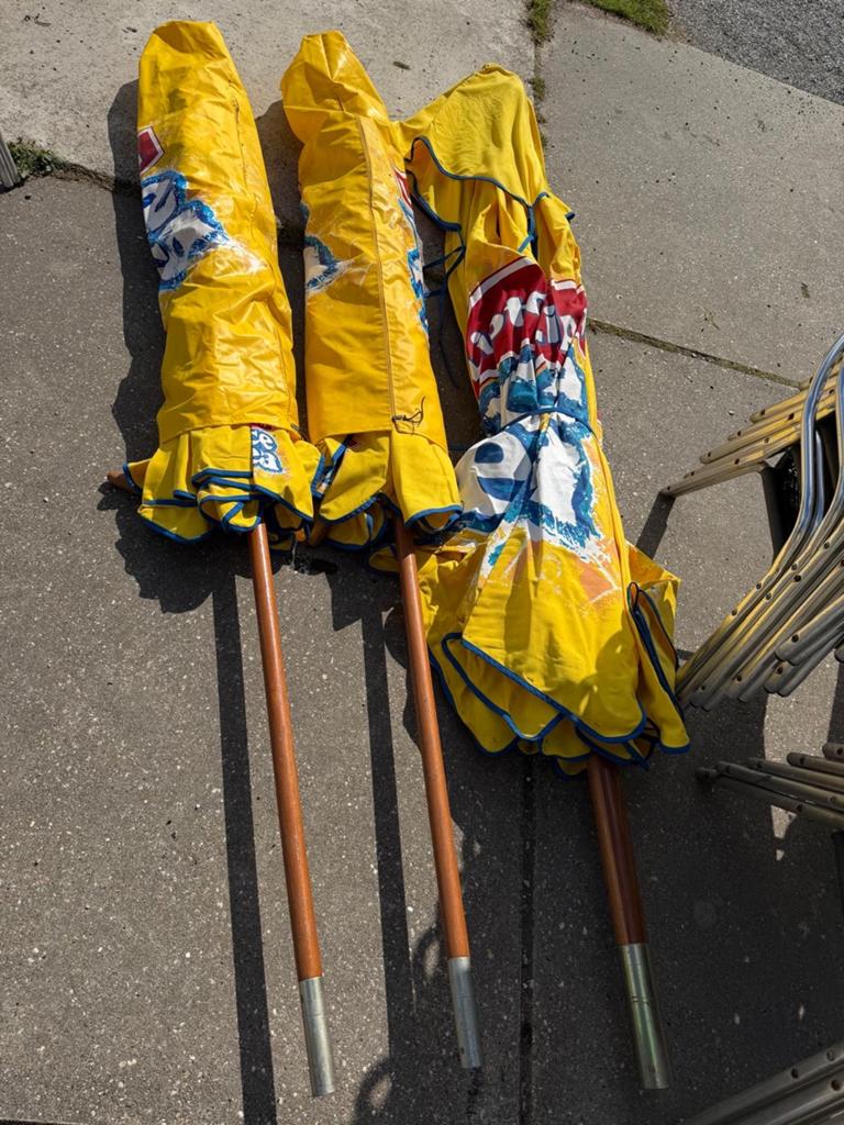 3x Vintage Gele  horeca / Strandparasols - Coca-Cola Design, Tuin en Terras, Parasols, Ophalen of Verzenden, Gebruikt, 1 tot 2 meter