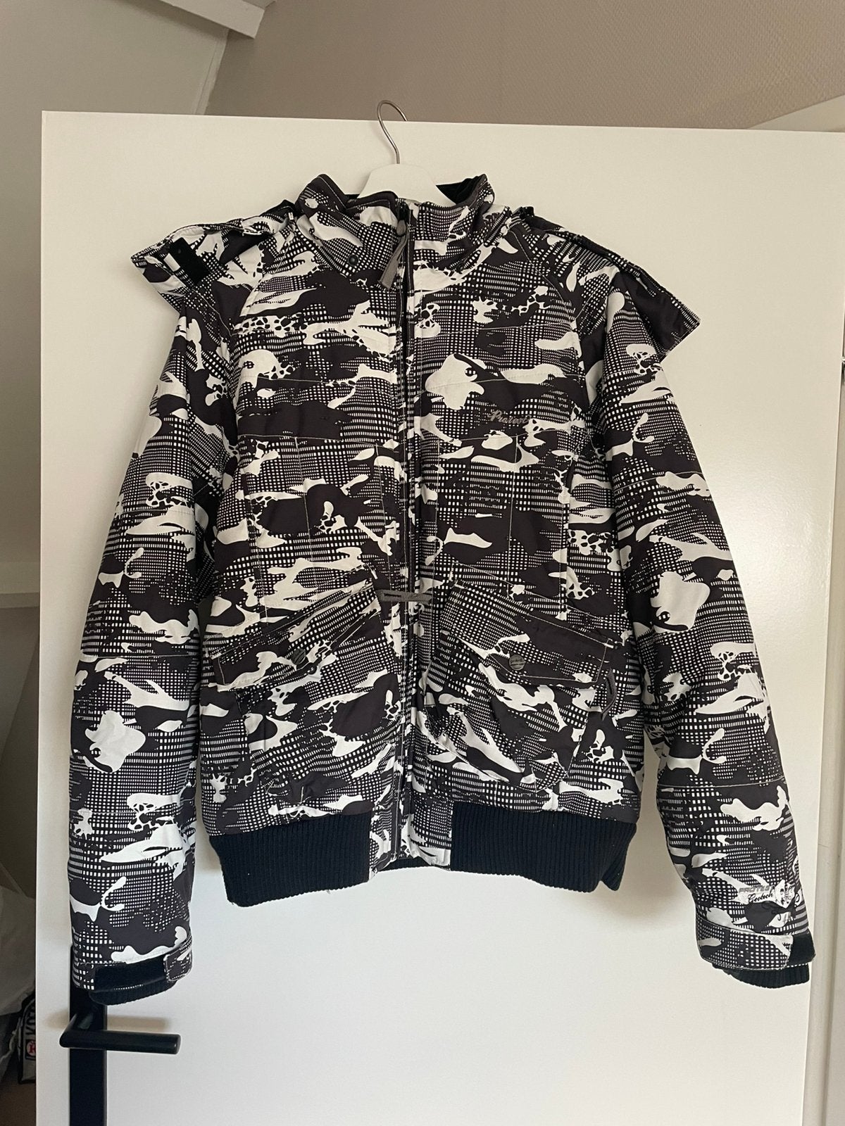 Winterjas/ski jas, Ophalen, Zo goed als nieuw, Maat 42/44 (L), Jack