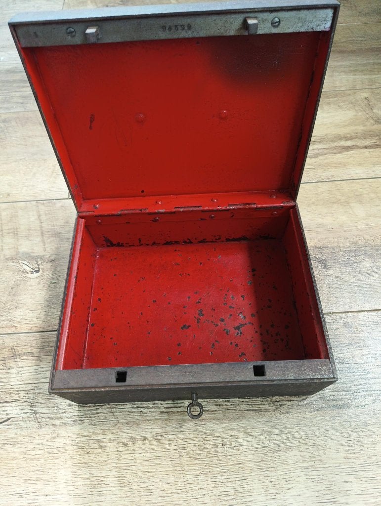 Geldkistje vermoedelijk authentiek Beaumont met sleutel, Huis en Inrichting, Ophalen, Minder dan 50 cm, Gebruikt, Minder dan 50 cm