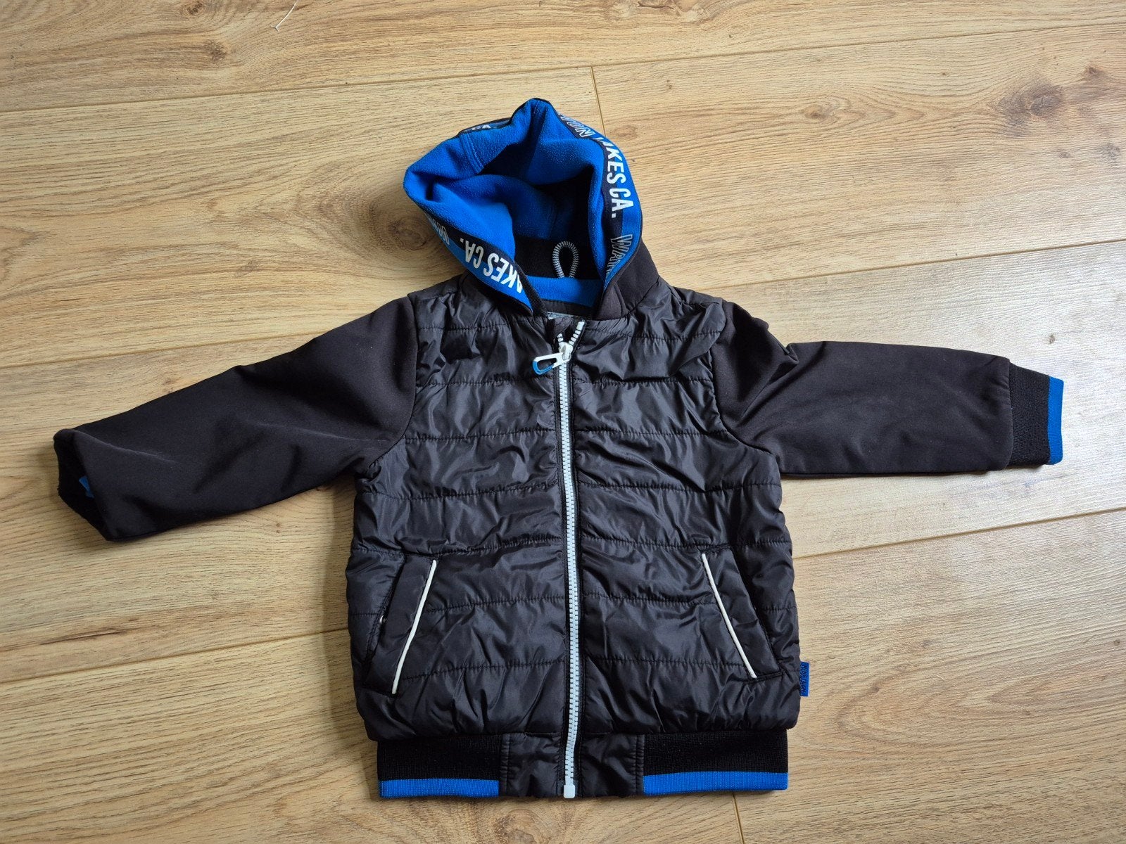 WE Fashion jongensjas maat 98/104, Gebruikt, Ophalen of Verzenden, Jas, Jongen
