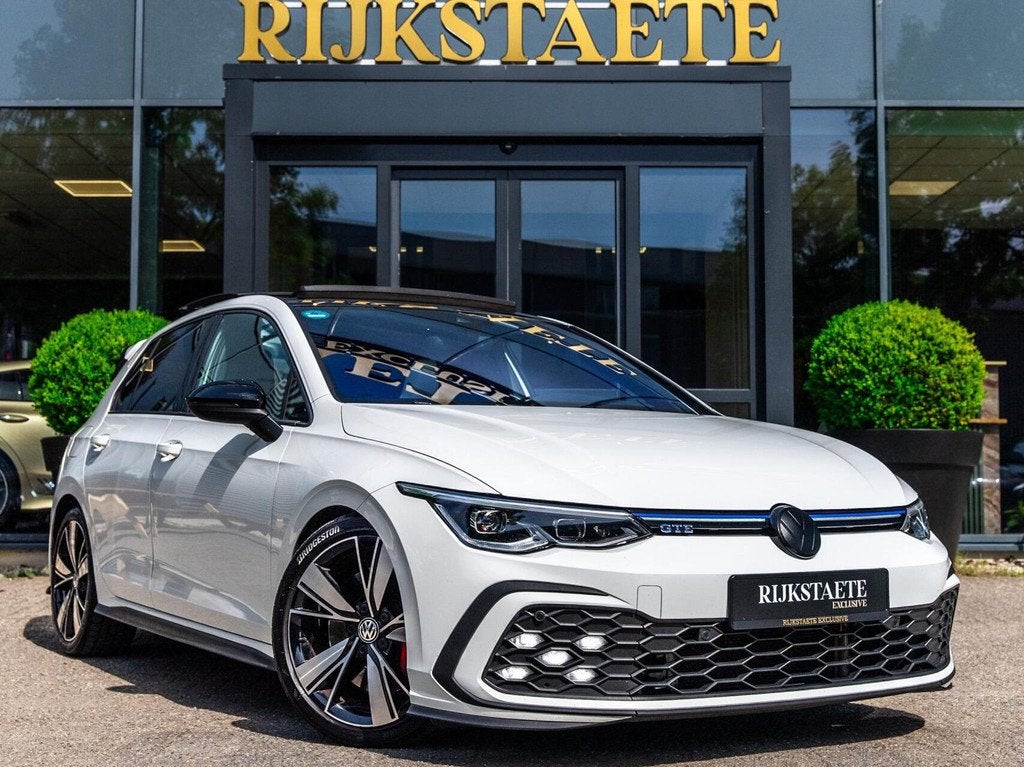 Volkswagen Golf 1.4 eHybrid GTE|PANO|ACC|CAMERA|STOELVERW., Auto's, Gebruikt, 4 cilinders, Leder en Stof, Wit