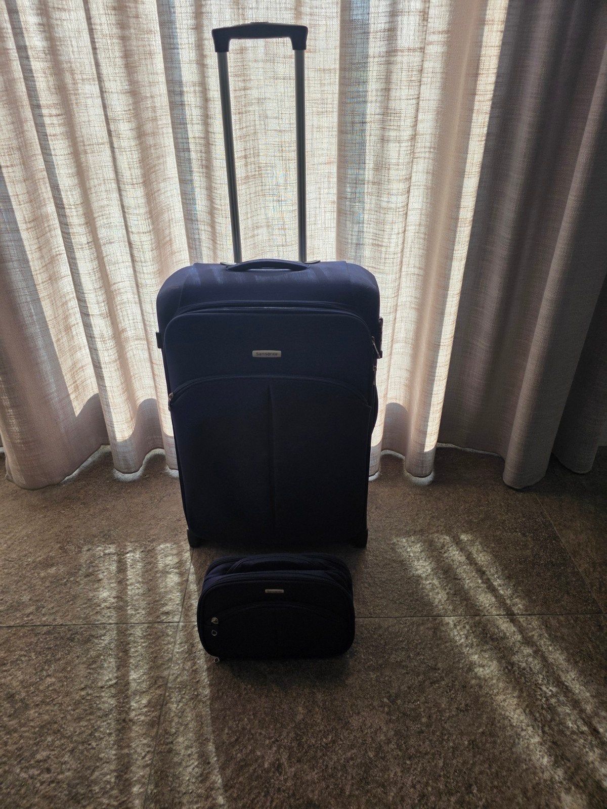 Samsonite koffer + Toilettas Blauw, Gebruikt, Zacht kunststof, 35 tot 45 cm, Wieltjes