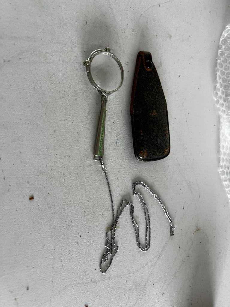 Antieke Vergrootglas met Ketting en Leren Etui, Ophalen of Verzenden, Zo goed als nieuw