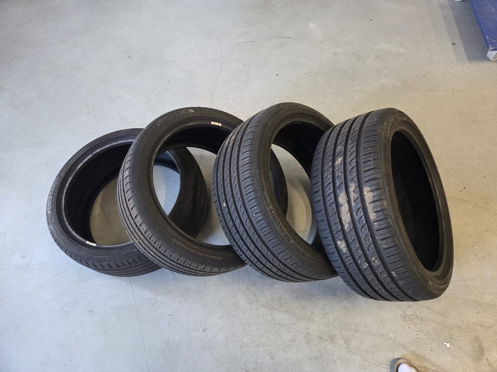 Set van 4 gebruikte zomerbanden 225/40 R18, Ophalen, Gebruikt