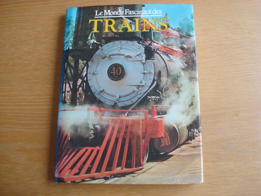 Boek Trains Frans. Treinen spoorwegen, Verzamelen, Spoorwegen en Tramwegen, Ophalen of Verzenden, Zo goed als nieuw, Trein, Boek of Tijdschrift