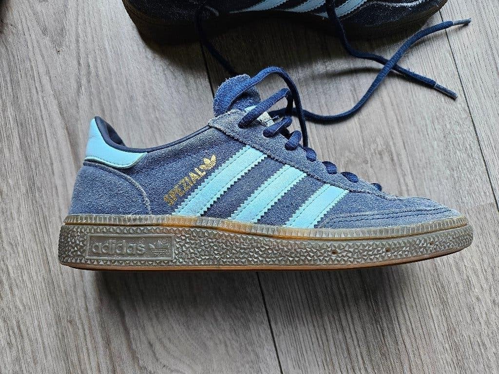 Schoenen adidas spezial 36, Blauw, Ophalen of Verzenden, Sneakers of Gympen, Zo goed als nieuw