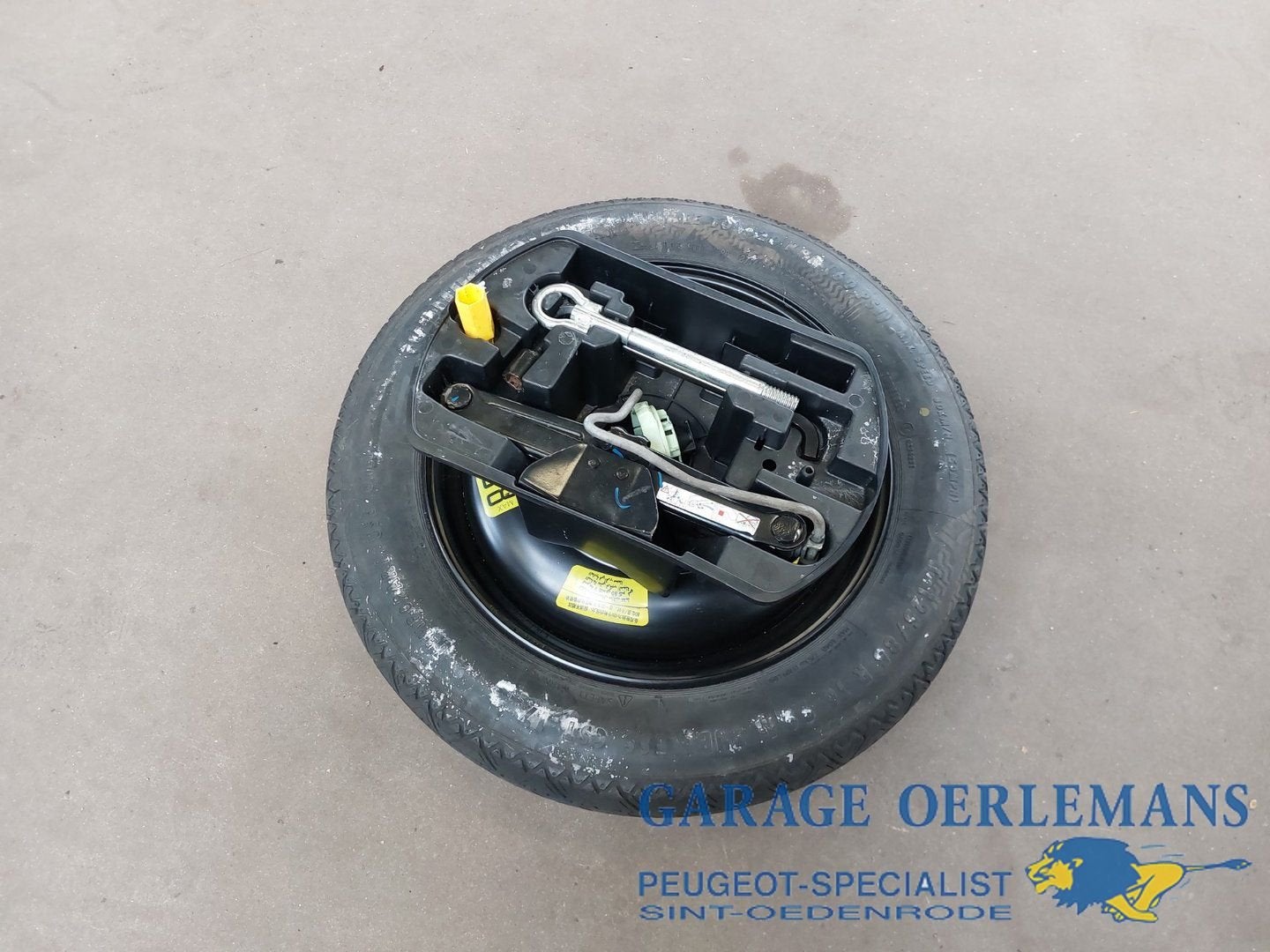 reservewiel + krik set peugeot 308 1.6 hdi T9 206076301000, Gebruikt, -, -, ARN erkend