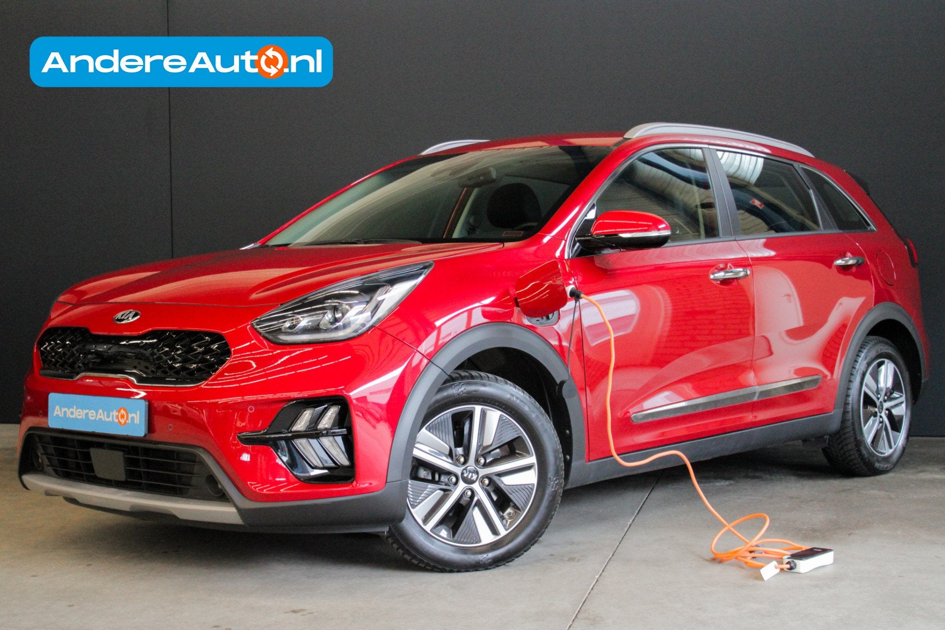 Kia Niro 1.6 GDi PHEV DynamicPlusLine |trekhaak|dealer onder, Auto's, Kia, Dealer onderhouden, Gebruikt, Zwart, Leder en Stof