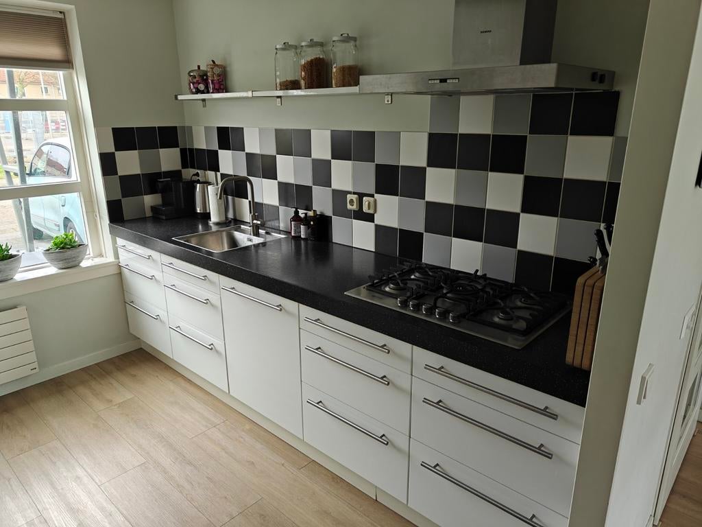 Complete Ikea keuken met apparatuur, Huis en Inrichting, Keuken | Complete keukens, Ophalen, Gebruikt, Wit, Enkelwandige keuken