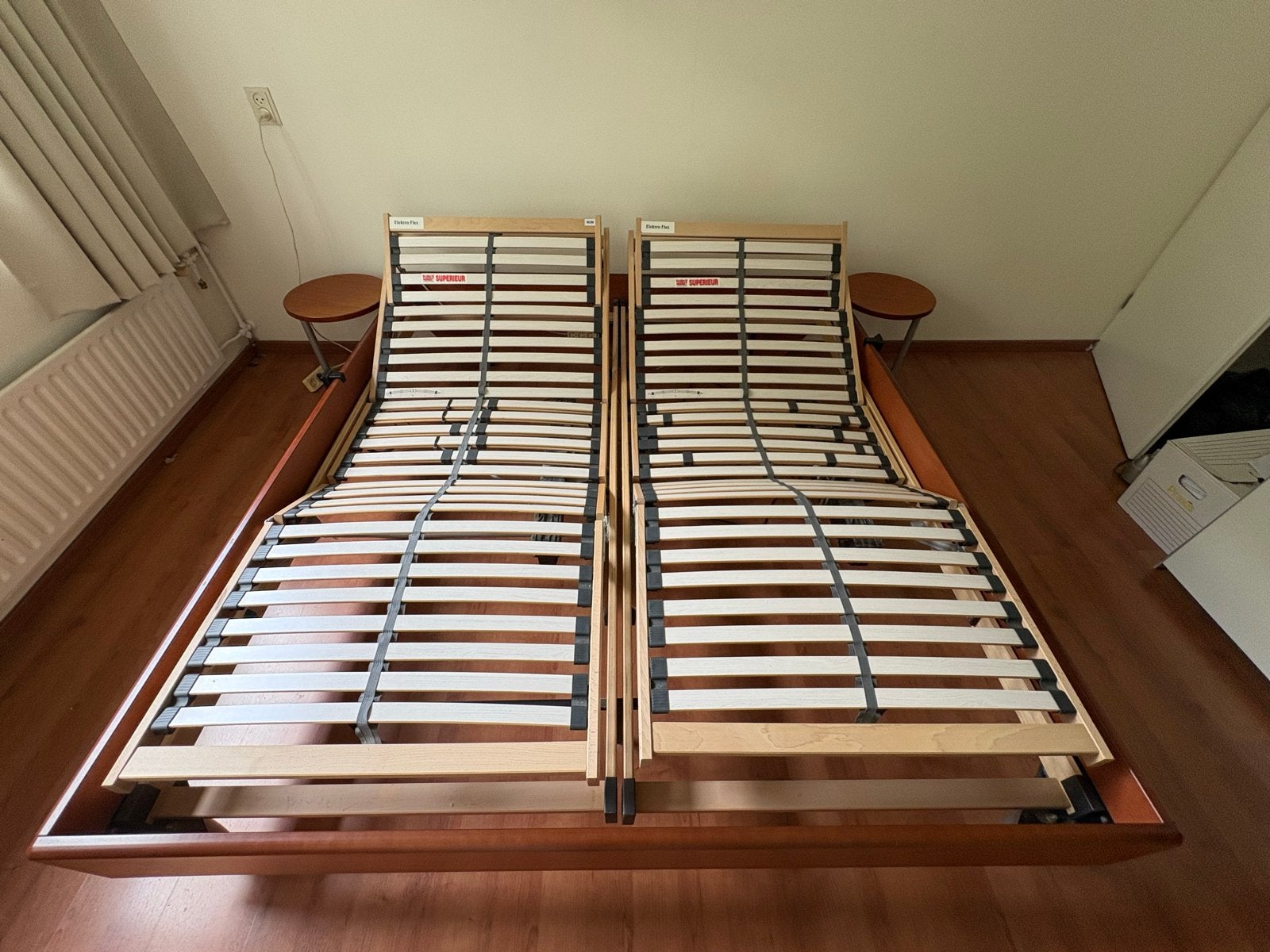 Luxe 2 persoonsbed (2 x 90x200cm) met elect. lattenbodems, Huis en Inrichting, Slaapkamer | Bedden, Ophalen, Tweepersoons, Zo goed als nieuw