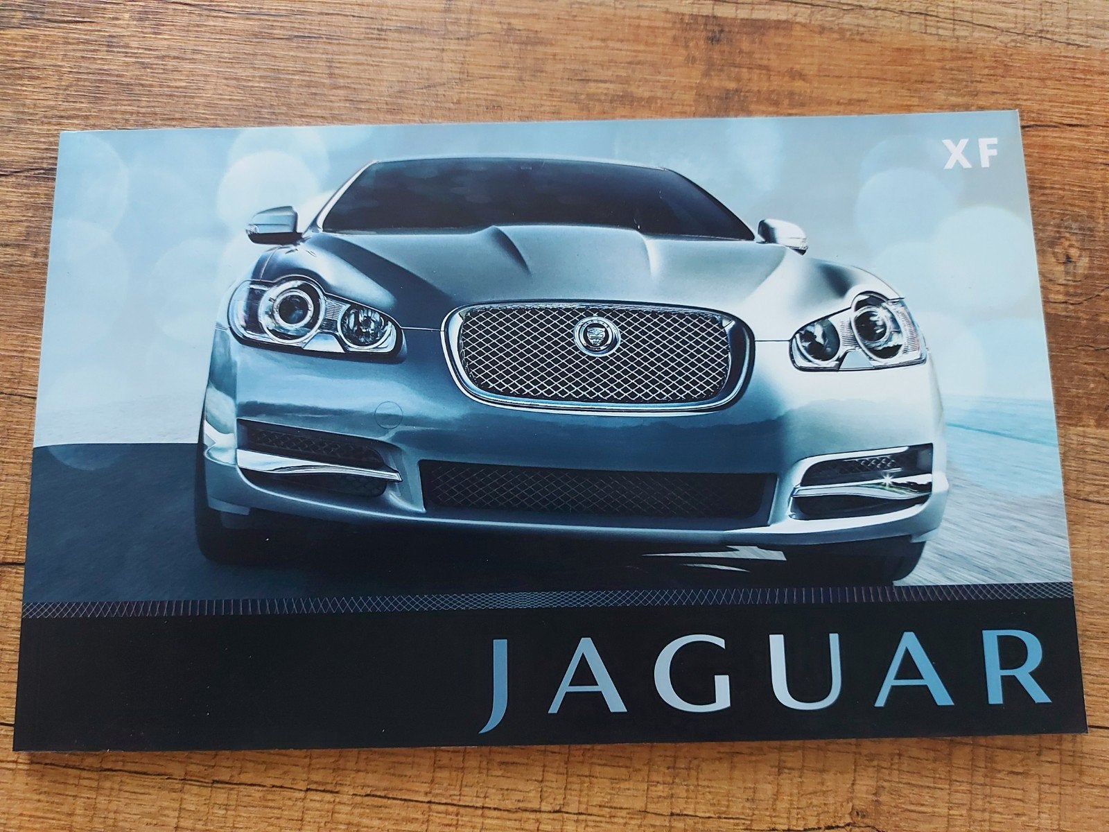 dikke Jaguar XF brochure NL o.a. 4.2 V8 supercharged (SV8), Ophalen of Verzenden, Zo goed als nieuw, Overige merken