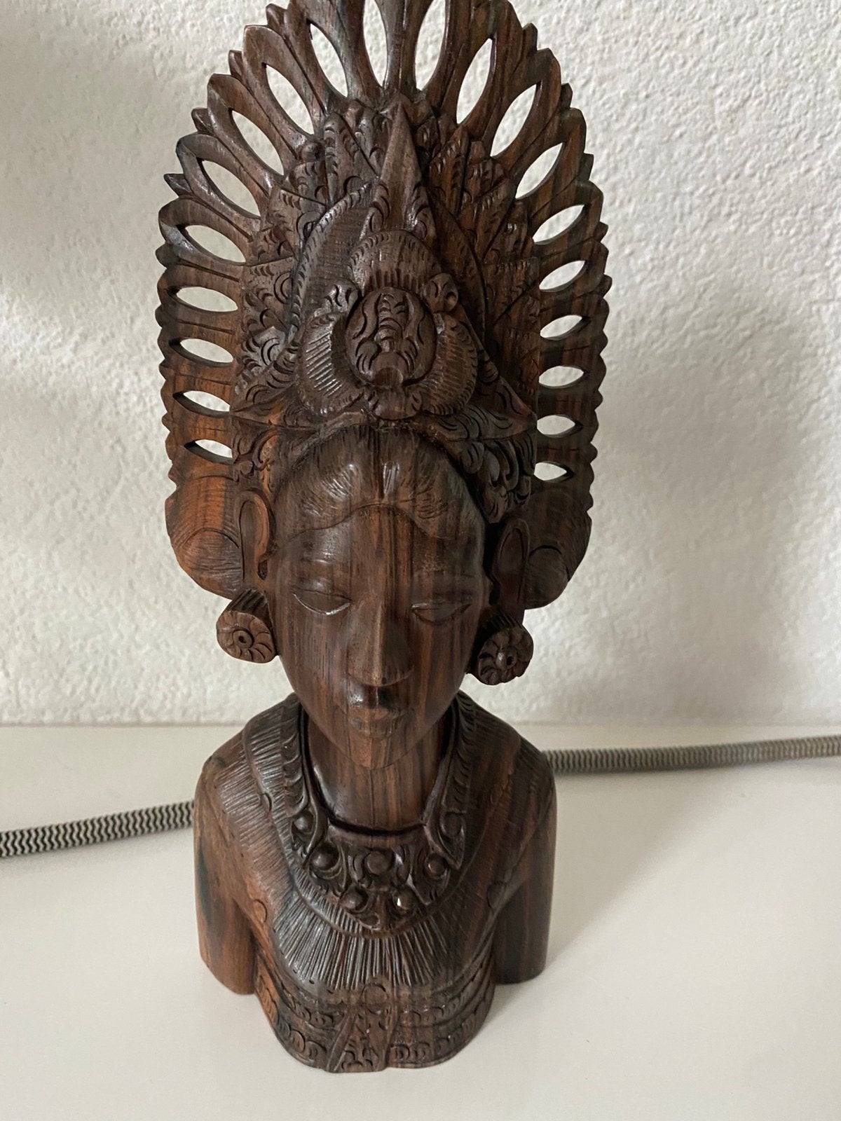 Beeldje, buste beeldje vrouw, houtsnijwerk, Indonesië, Ophalen