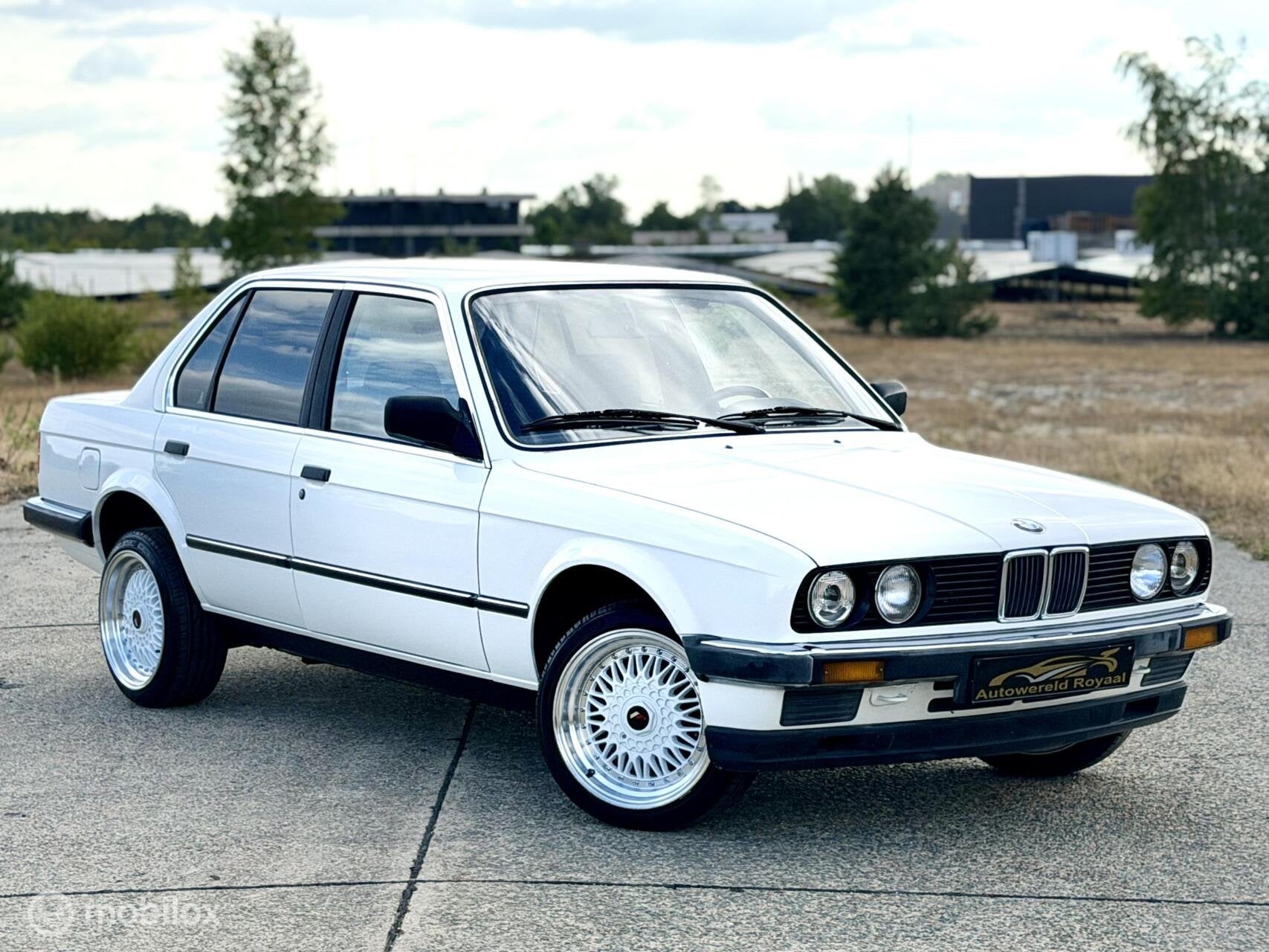 BMW E30 318i 1985*Unieke staat*90.500KM*M10*, Auto's, Achterwielaandrijving, 4 cilinders, Bedrijf, Handgeschakeld