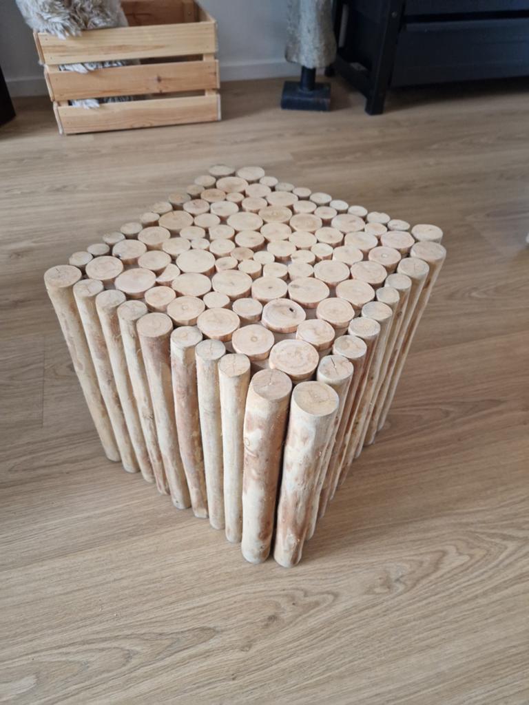 Houten bijzet tafeltje Planten krukje, Ophalen of Verzenden, Rond, Minder dan 55 cm