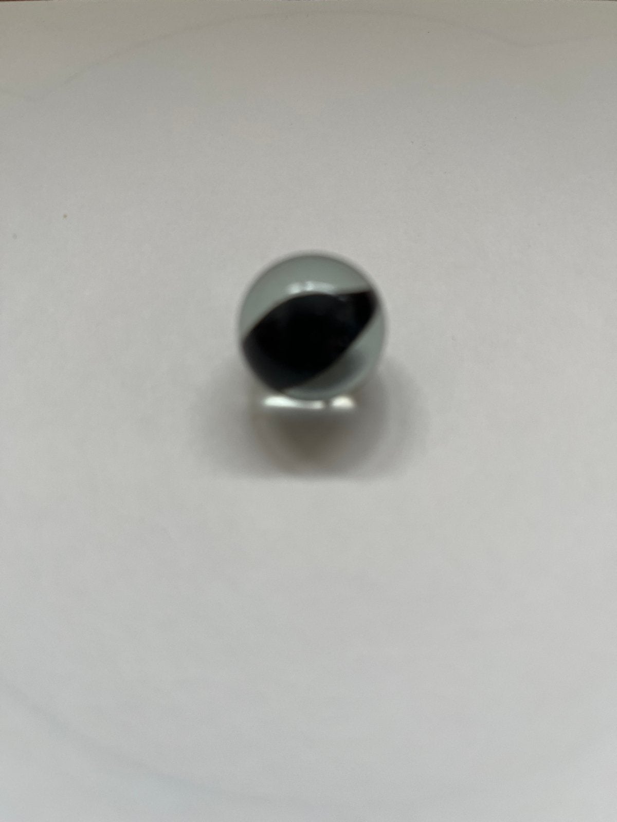 Mooie knikker met zwart patroon (black widow), Ophalen of Verzenden, Zo goed als nieuw, Jongen of Meisje