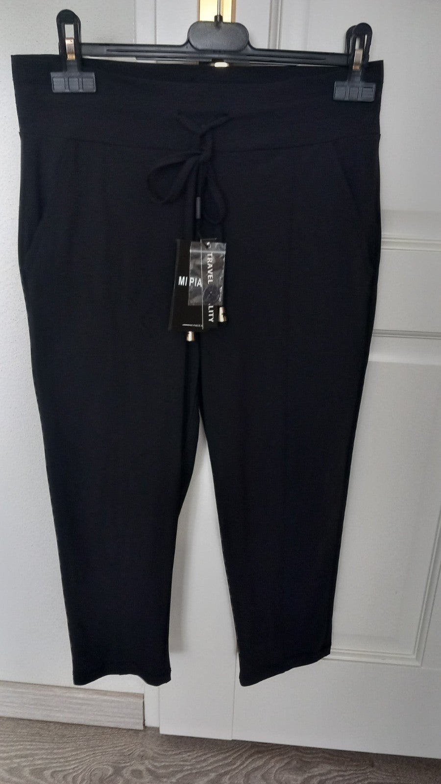 *MI PIACE* ZWARTE TRAVEL CAPRI BROEK NIEUW!!, Mi Piace, Zwart, Nieuw, Ophalen of Verzenden