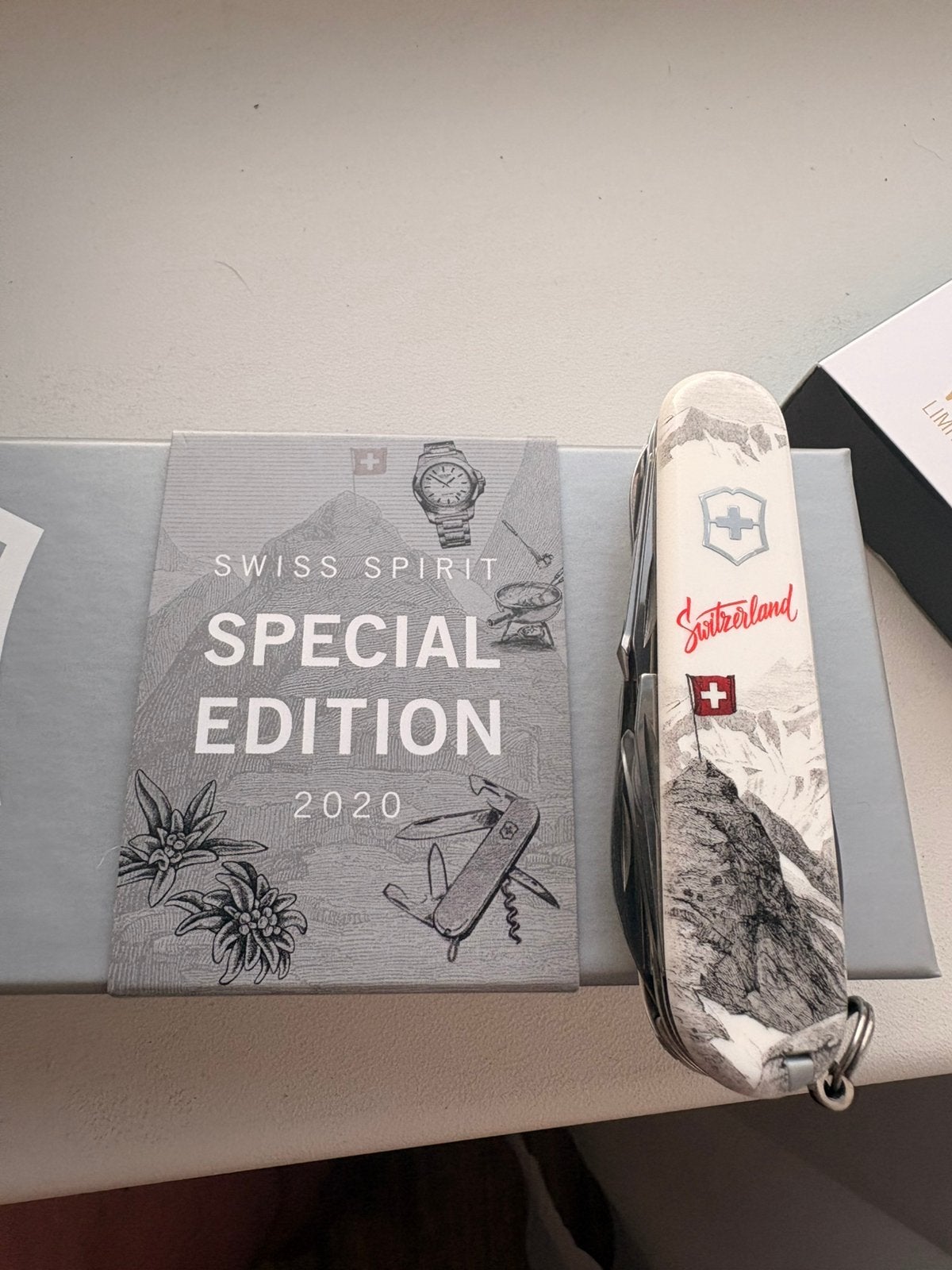 Victorinox Explorer Swiss Spirit 2020 Zwitsers zakmes, Ophalen of Verzenden, Nieuw