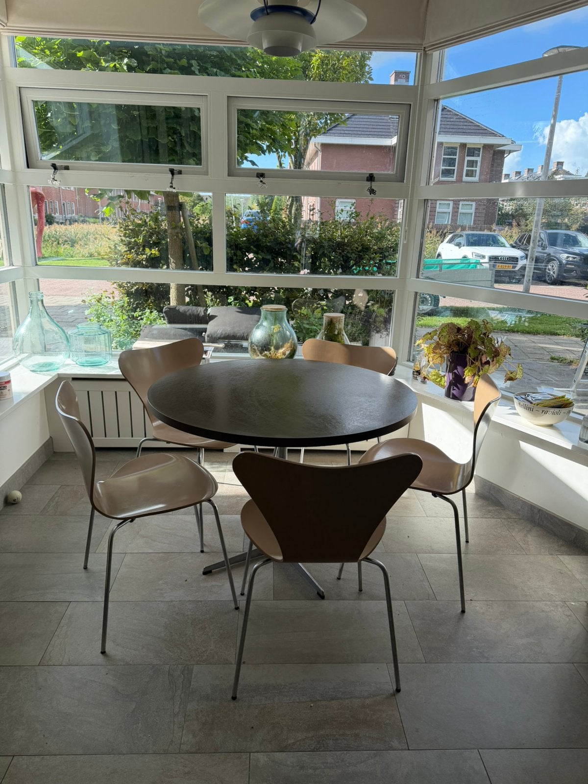 Fritz Hansen eettafel en 5 vlinderstoelen 1978, Ophalen, Gebruikt, 4 tot 6 stoelen