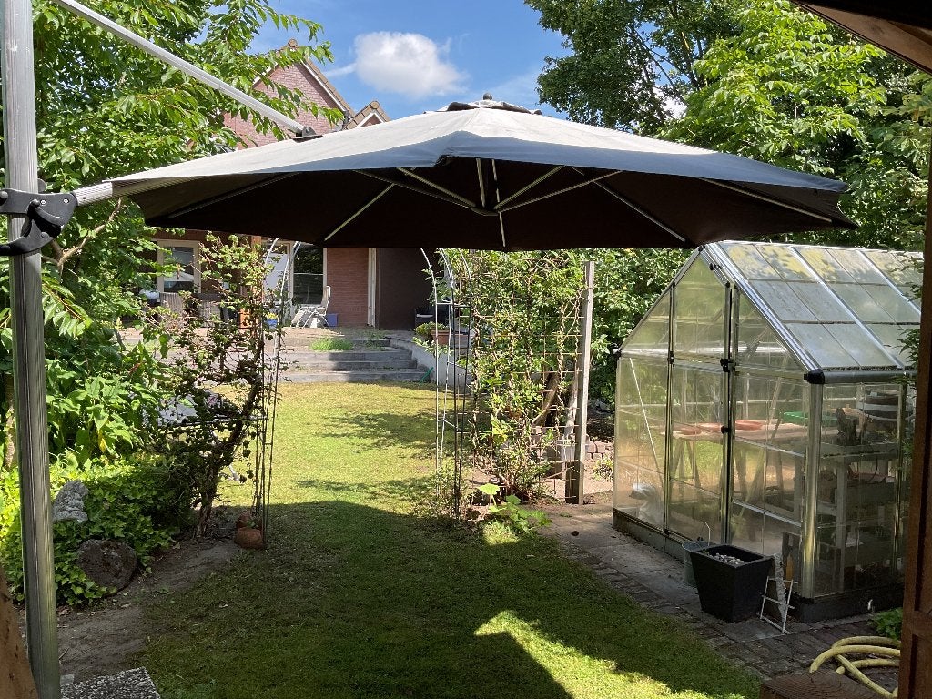 Grote zweefparasol kleur antraciet, Ophalen, Gebruikt, Kantelbaar, Zweefparasol