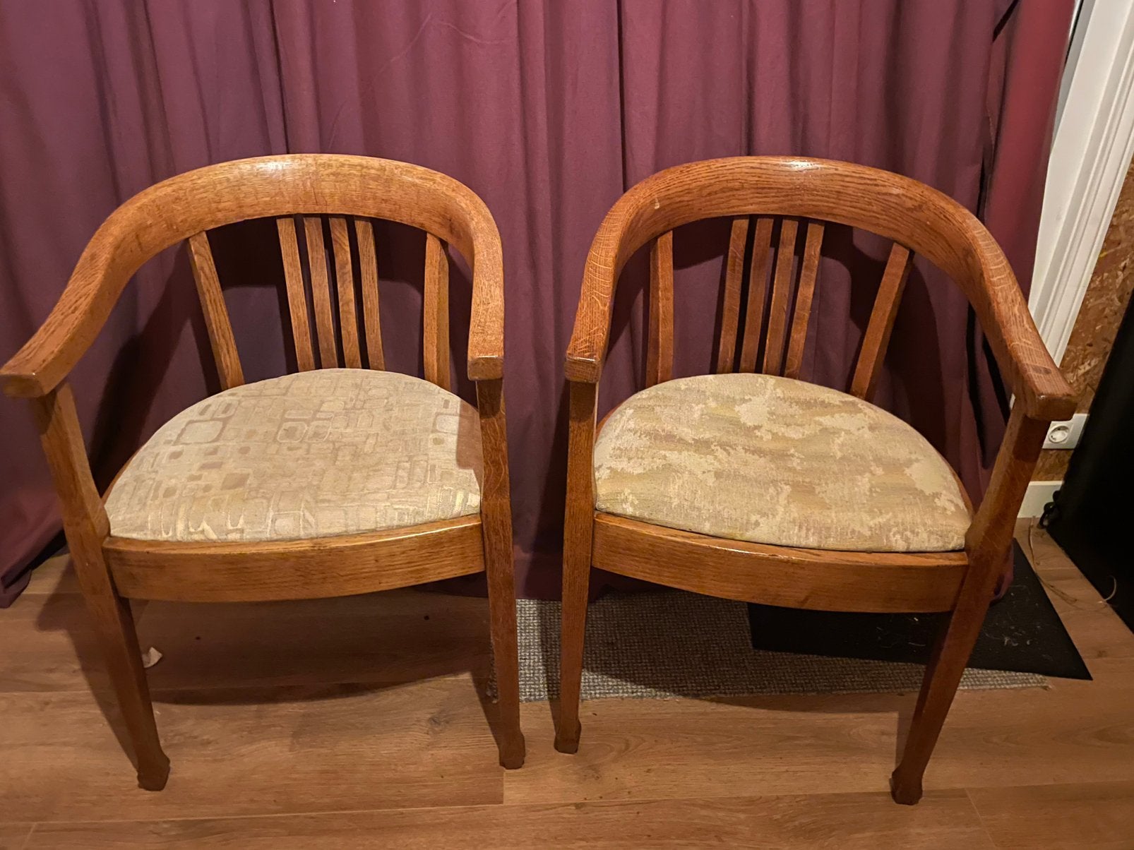 2 (antieke) stoelen levee, goede staat, Ophalen
