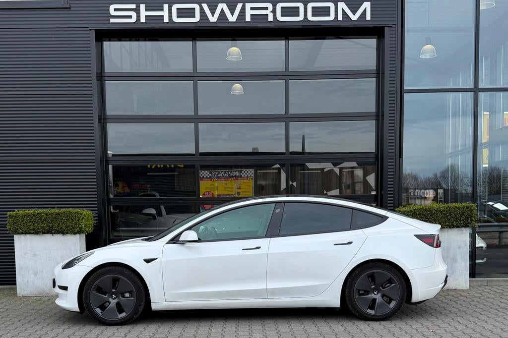 Tesla Model 3 Standard RWD Plus 60 kWh, Facelift, Trekhaak A, Auto's, Tesla, Automaat, 238 pk, Achterwielaandrijving, Zwart