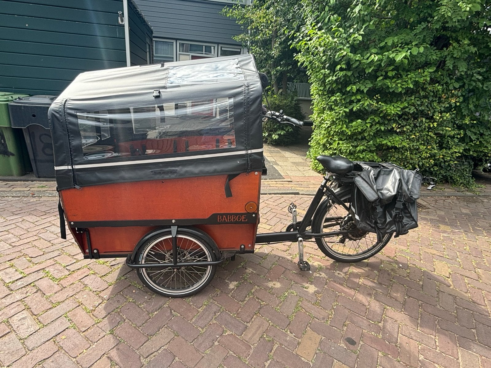 Babboe Max-E bakfiets uit 2020 met 2 accu's en accessoires, Fietsen en Brommers, 4 kinderen of meer, Gebruikt, Elektrisch, Trommelrem