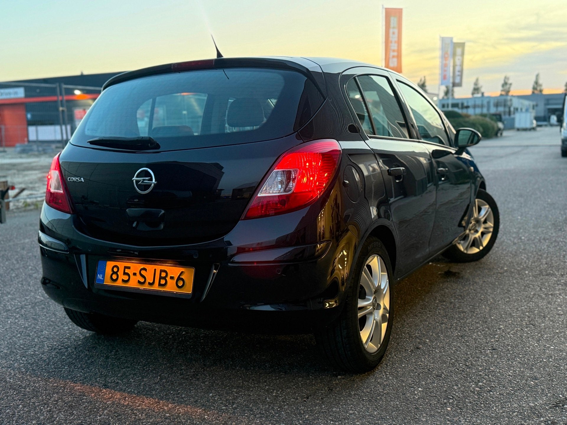 Opel Corsa 1.4-16V Cosmo PDC APK, Auto's, Voorwielaandrijving, Euro 5, Gebruikt, 1398 cc