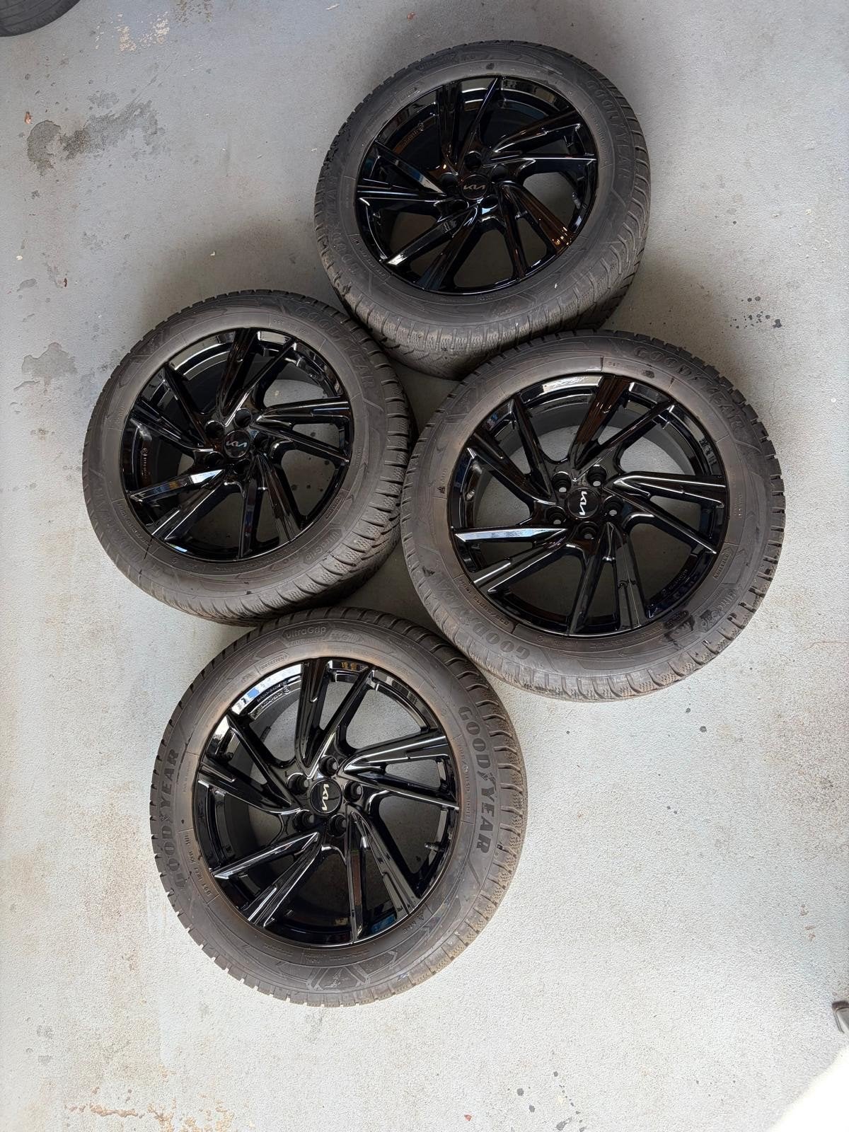 Winterbanden Goodyear ultra grip perfomance+ 19" met LM 10 s, Auto-onderdelen, Gebruikt, Banden en Velgen, Winterbanden, 235 mm