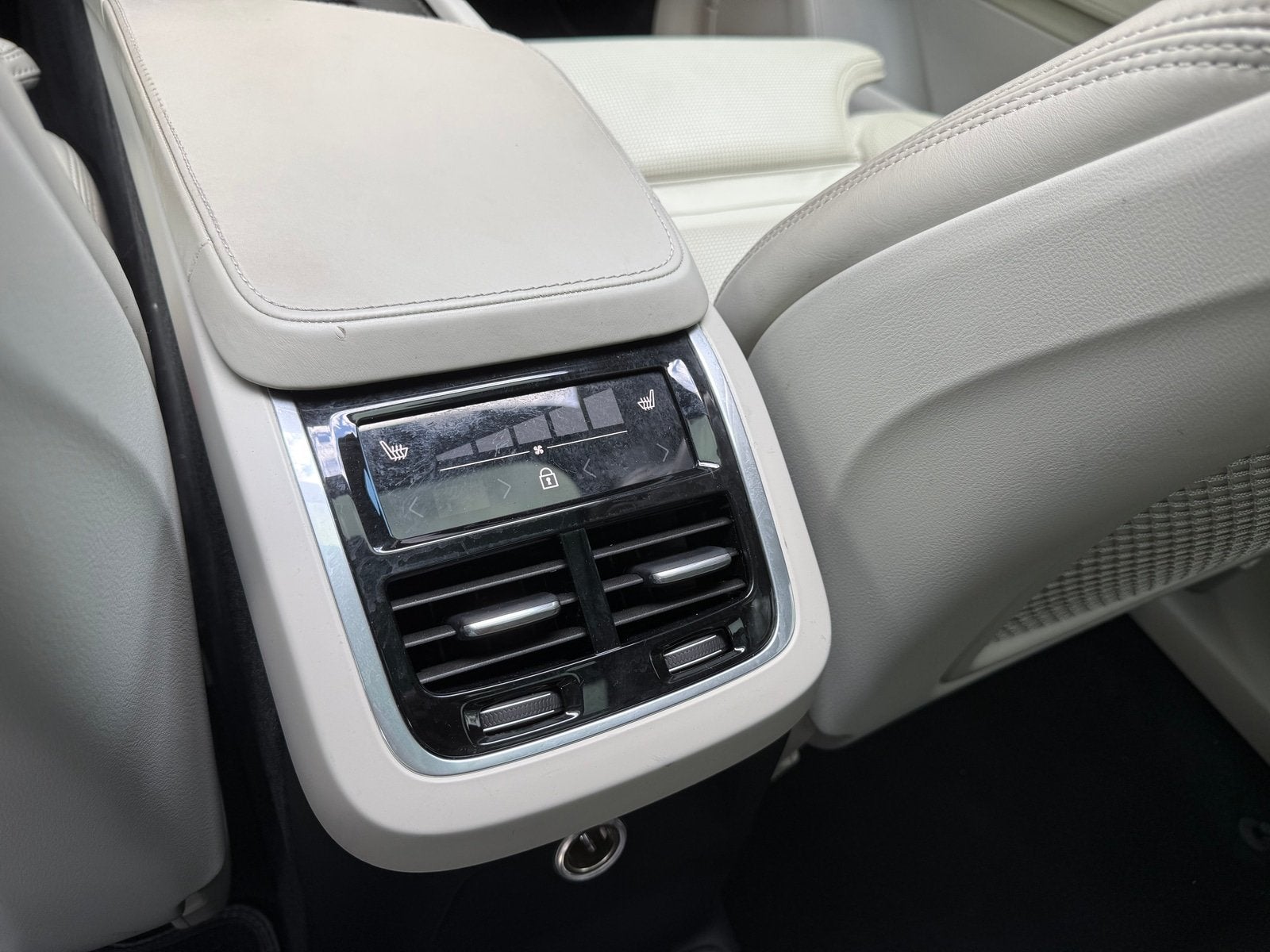 Foto 23 van Volvo XC90 2.0 T8 Twin Engine AWD Inscription
