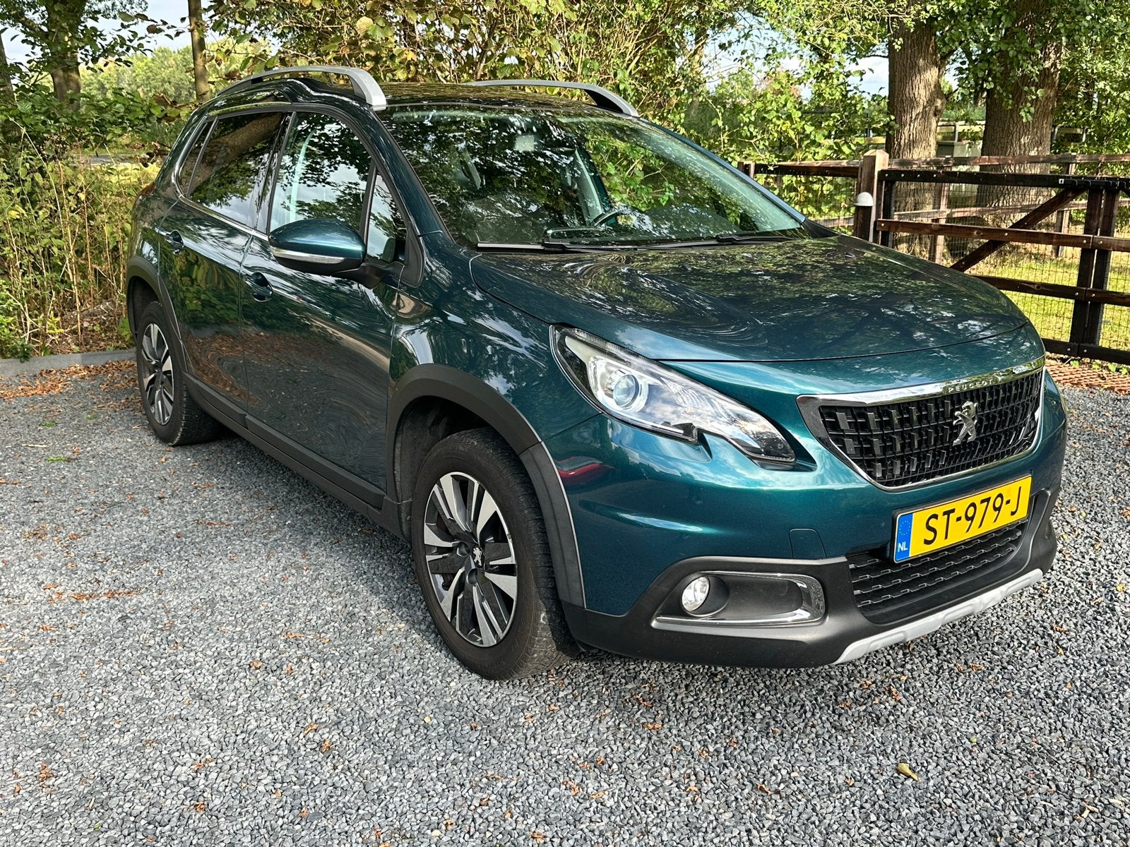 Peugeot 2008 1.2 VTI 81KW 2018 Groen, Voorwielaandrijving, Stof, 1250 kg, Zwart