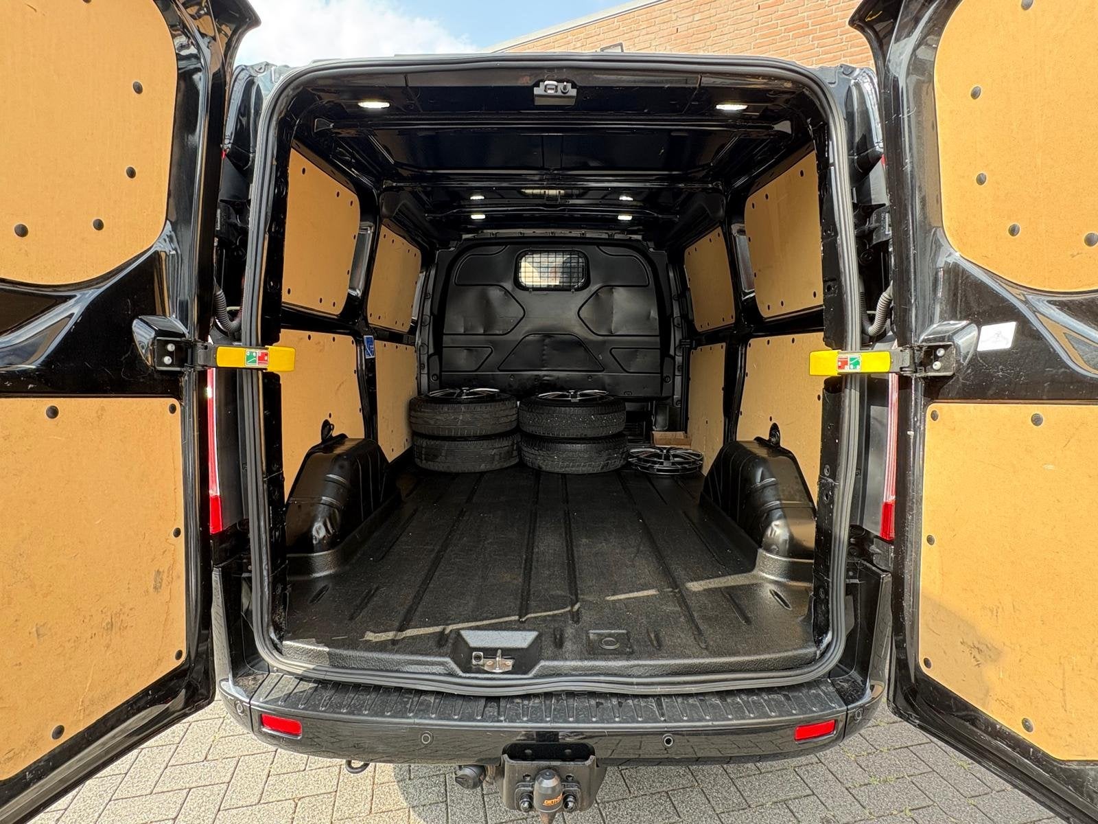 Ford Transit Custom 2.0TDCI 170PK Sport / Automaat / Cruisec, Auto's, Stof, Gebruikt, 4 cilinders, Met garantie (alle)