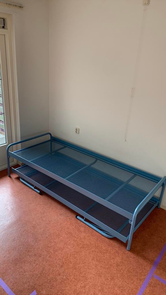 Duo bed eenpersoons / tweepersoons KUPERUS KRATO, Ophalen, Zo goed als nieuw, Eenpersoons, 90 cm