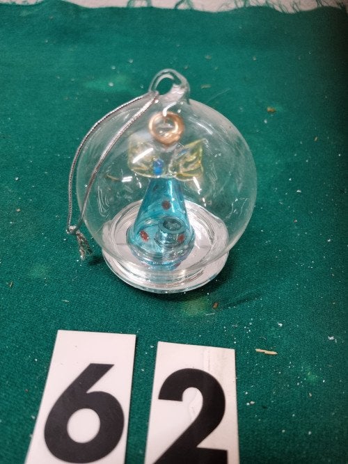 glazen bol met engel erin [b62], Diversen, Kerst, Ophalen of Verzenden, 'T Olde Gre-j, Info@toldegrej.nl, Endepoelstraat 20f Didam