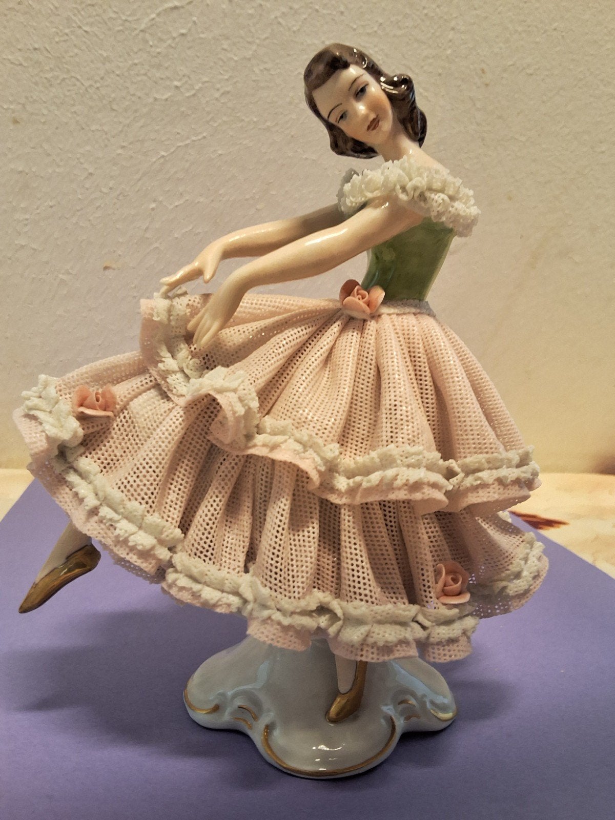 Dresden Doll Porseleinen Beeldje met Kant, 17cm, Ophalen of Verzenden