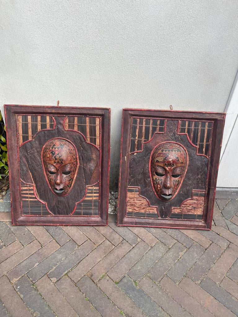 Set, 2 Afrikaanse maskers 51x41 cm,als set ophalen., Ophalen, Zo goed als nieuw, Afrikaans, Bruin