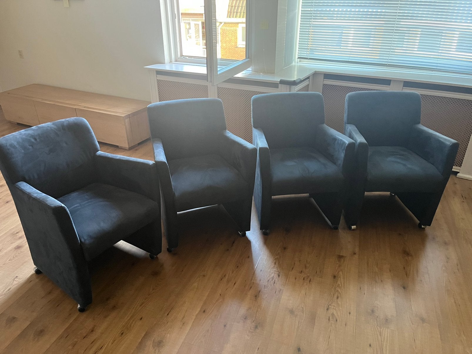 SPOED!! 4 donker blauwe Mobitec stoelen, Ophalen, Zo goed als nieuw, Blauw, Vier